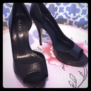 Aldo Black leather peep toe